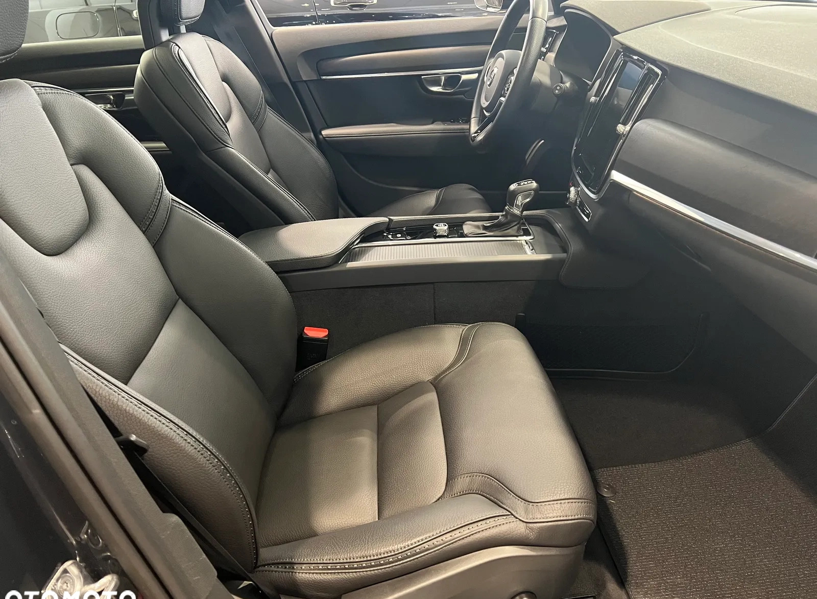Volvo V90 Cross Country cena 135900 przebieg: 161900, rok produkcji 2017 z Zawidów małe 277